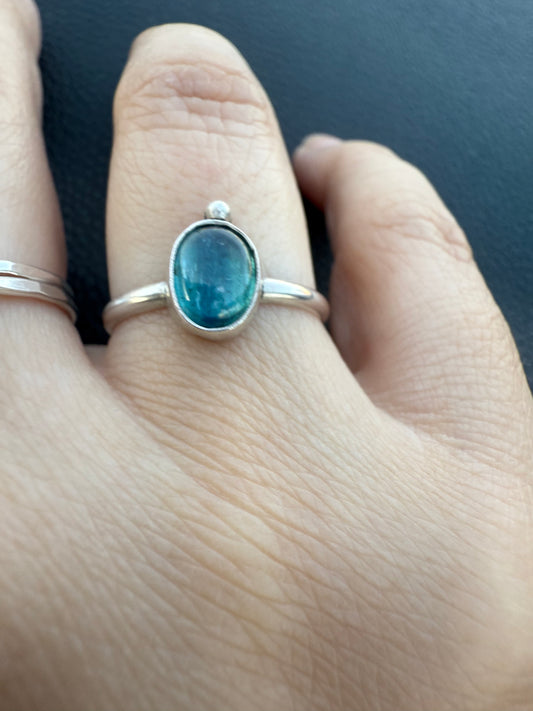 Minimalist ring